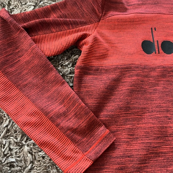 Diadora Boy Size Large, long-sleeve hooded T-shirt, like new, rust orange color - Picture 4 of 8
